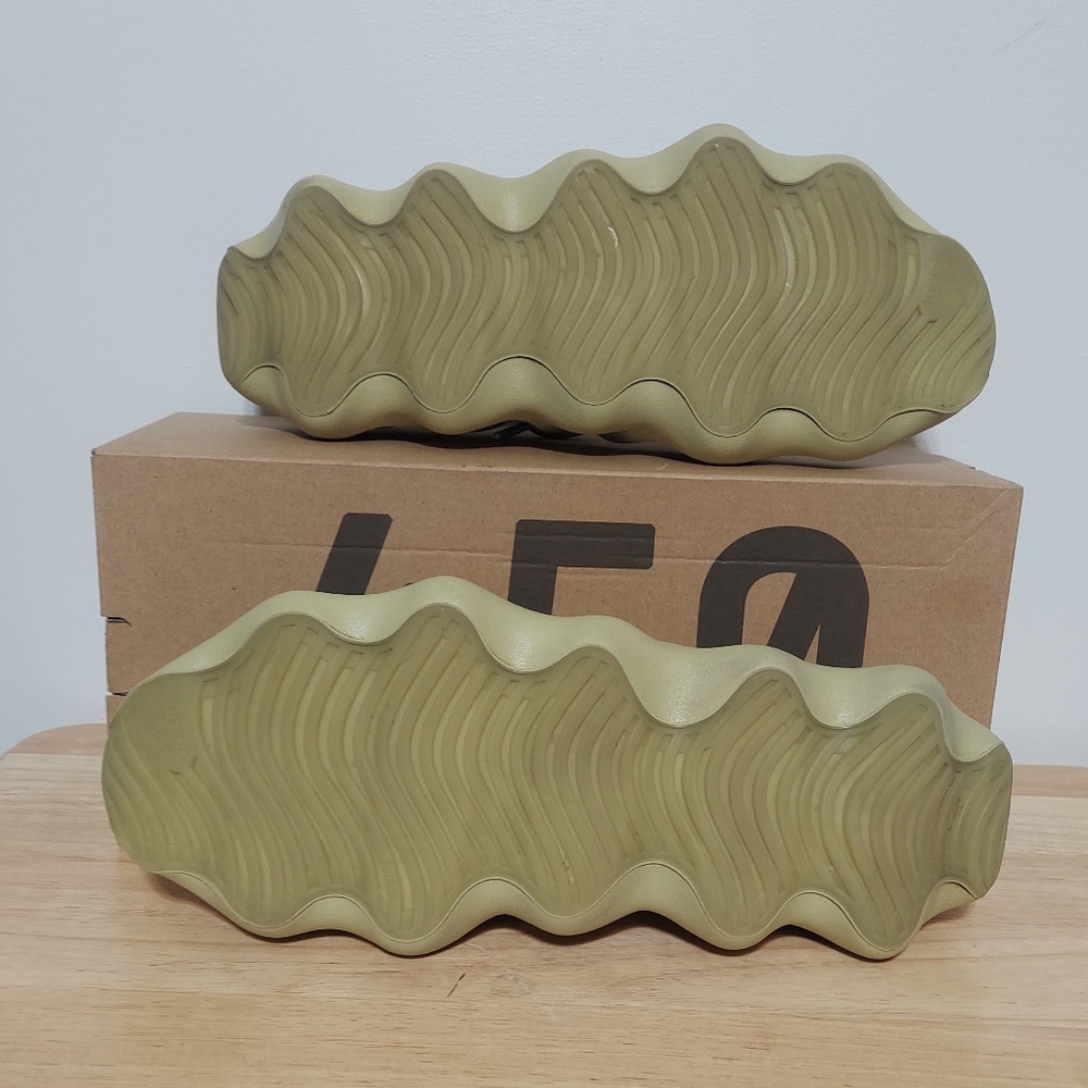 adidas Yeezy 450 Resin Men's Size 11 Original Box Included - Clean - Like New - Picture 3 of 7